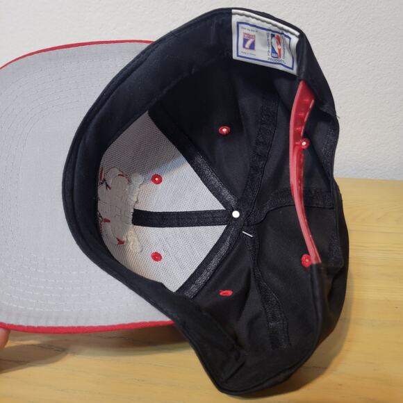 Vintage 90’s Chicago Bulls SnapBack Hat Logo 7 NBA Retro Embroidered Fast Ship - Picture 2 of 13